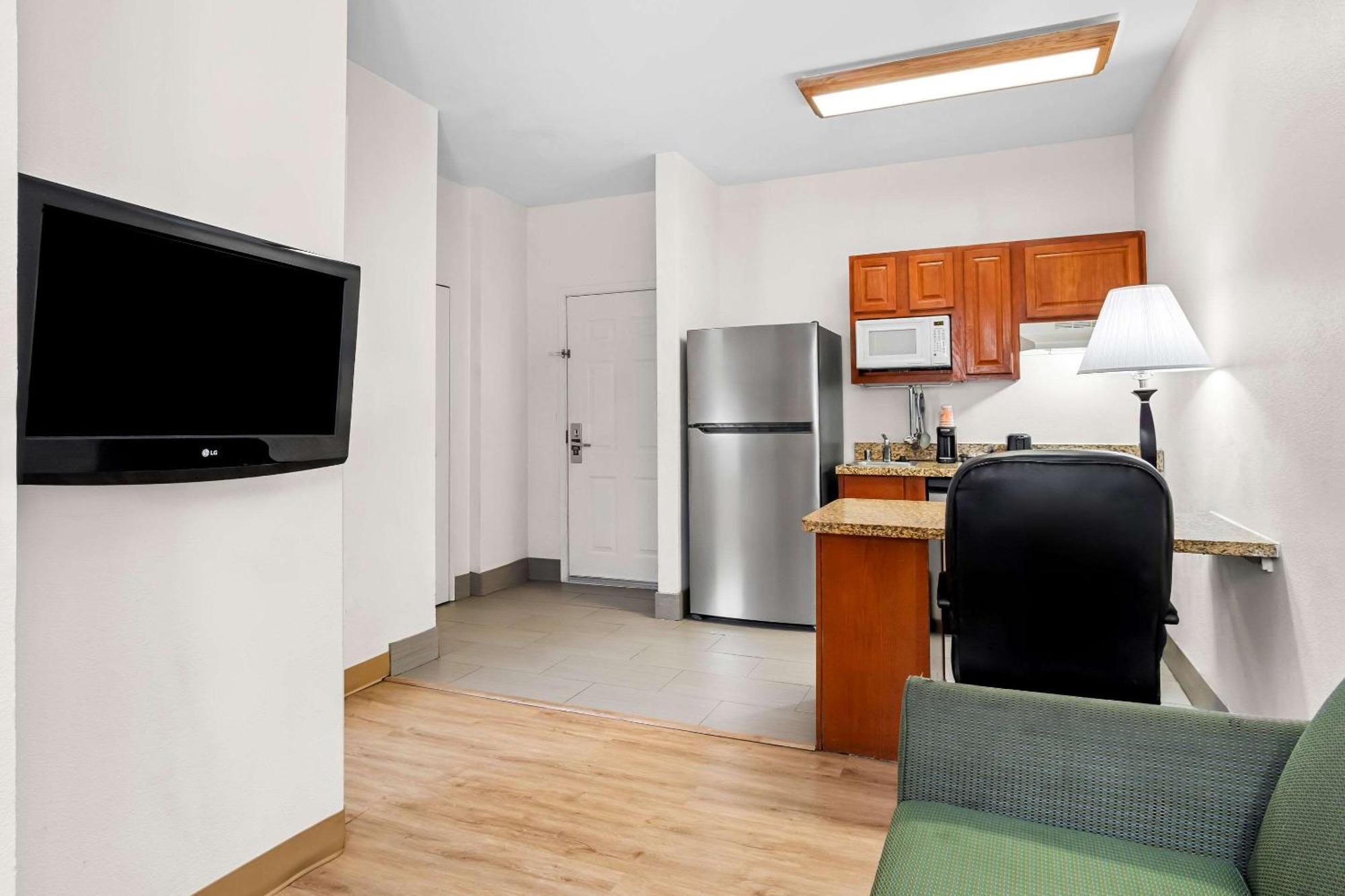 Mainstay Suites Addison-Dallas Exterior foto